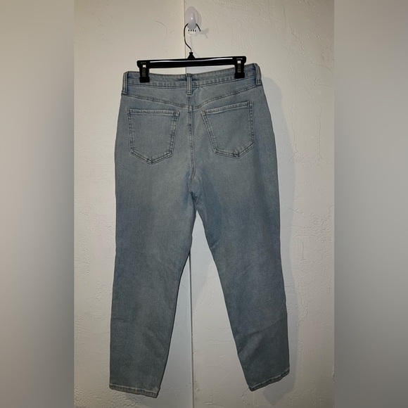 So High Rise Mom Jean - Picture 4 of 13